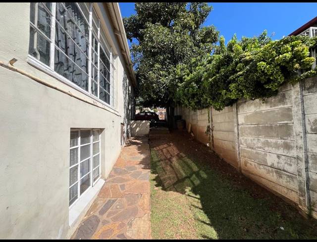 5 BEDROOM HOUSE FOR SALE IN KENSINGTON